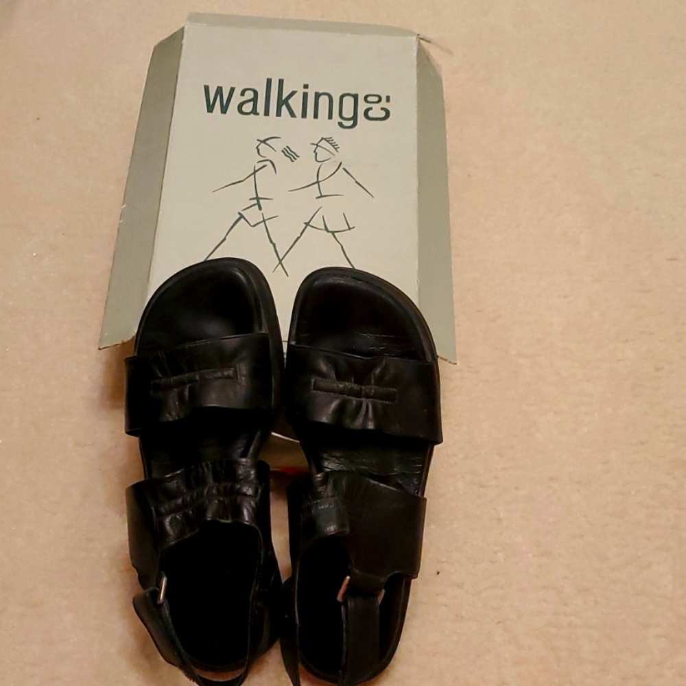 Black Sandals Walking Co. Size 8.5 Women's w/ Original Box